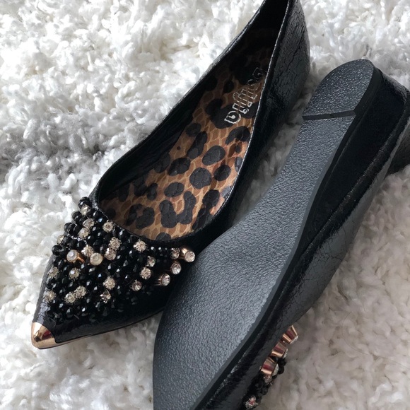 Flat shoes with stones and studs - Picture 5 of 7